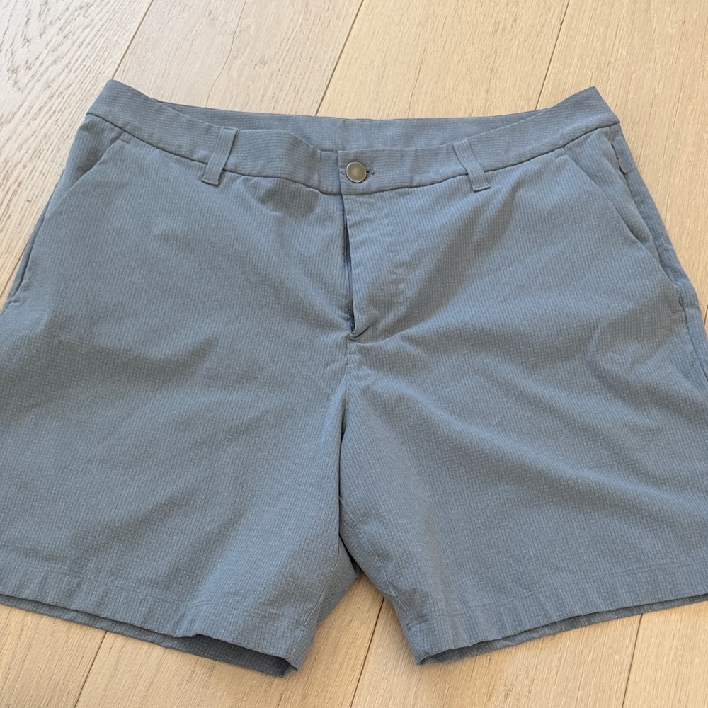 lululemon athletica Men's Blue Flat Front Shorts